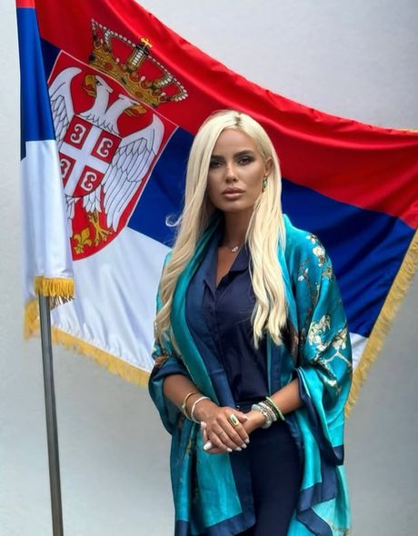 Ana Grozdanović Ana Grozdanović