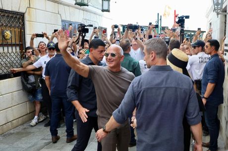 Jeff Bezos Jeff Bezos