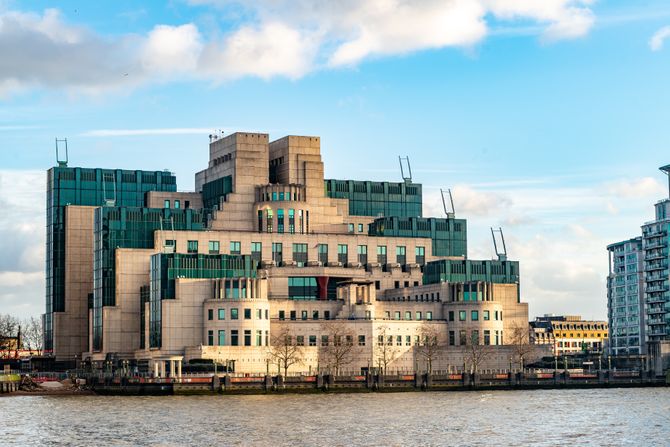 MI6 MI6