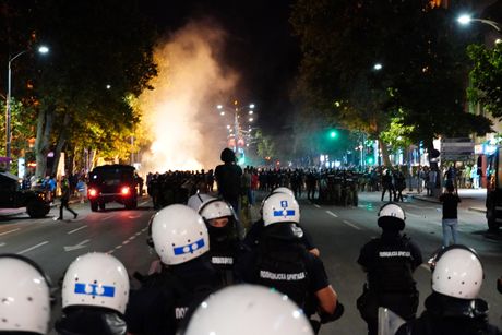 Policija protest sukob Policija protest sukob