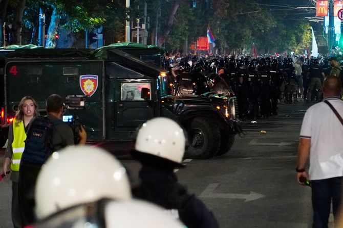 Policija protest sukob Policija protest sukob