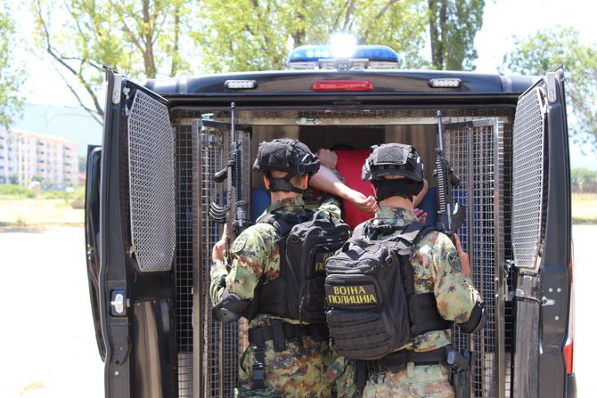 Taktička obuka novih pripadnika u jedinicama vojne policije Taktička obuka novih pripadnika u jedinicama vojne policije