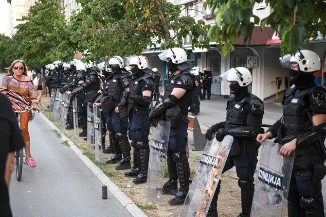 Novi Sad protest SNS