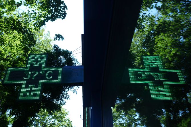 Francuska toplotni talas vrućina visoke temperature Pariz Francuska toplotni talas vrućina visoke temperature Pariz