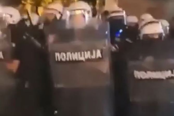 Sukob građana i policije na Vračaru, blokaderi
