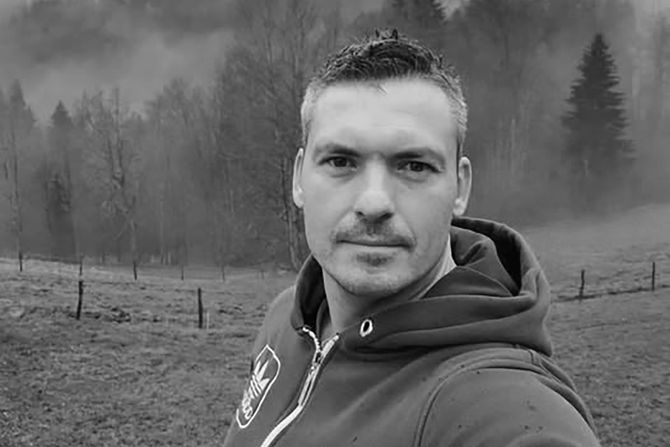 Dejan V