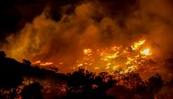 Grom zapalio šume: Gori Tasos, plamen preti naseljima