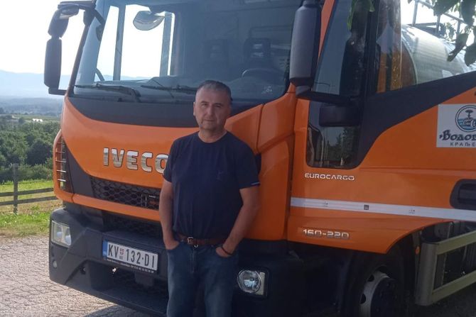 požar, kraljevo, heroj iz vodovoda požar, kraljevo, heroj iz vodovoda