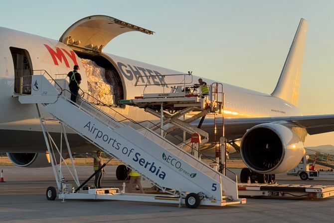 Aerodromi Srbije u Kini: Uspostavljena kargo linija između aerodroma u Nišu i Urumćiju, realizovan prvi let Aerodromi Srbije u Kini: Uspostavljena kargo linija između aerodroma u Nišu i Urumćiju, realizovan prvi let