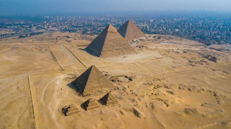 Piramide u Gizi Piramide u Gizi