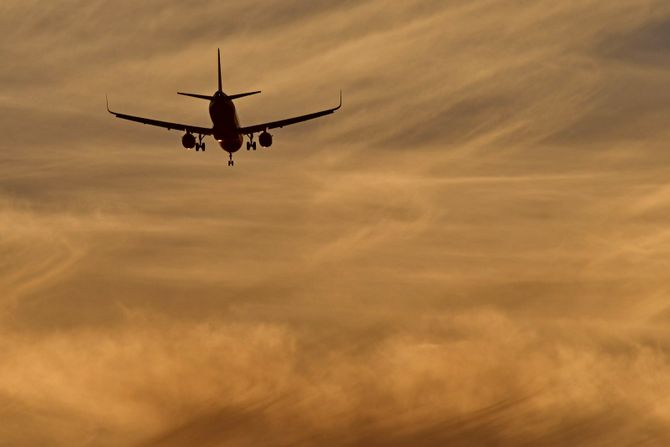 Avion Airbus A320, zalazak sunaca Avion Airbus A320, zalazak sunaca