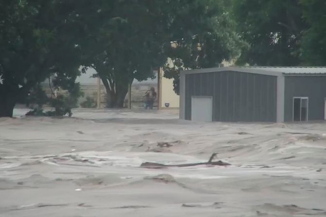 Poplave u okrugu Ker, Teksas Poplave u okrugu Ker, Teksas