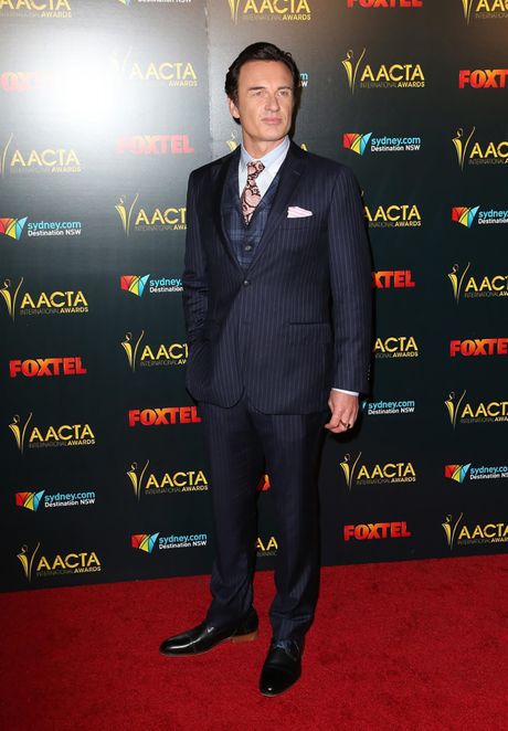 Julian McMahon Julian McMahon