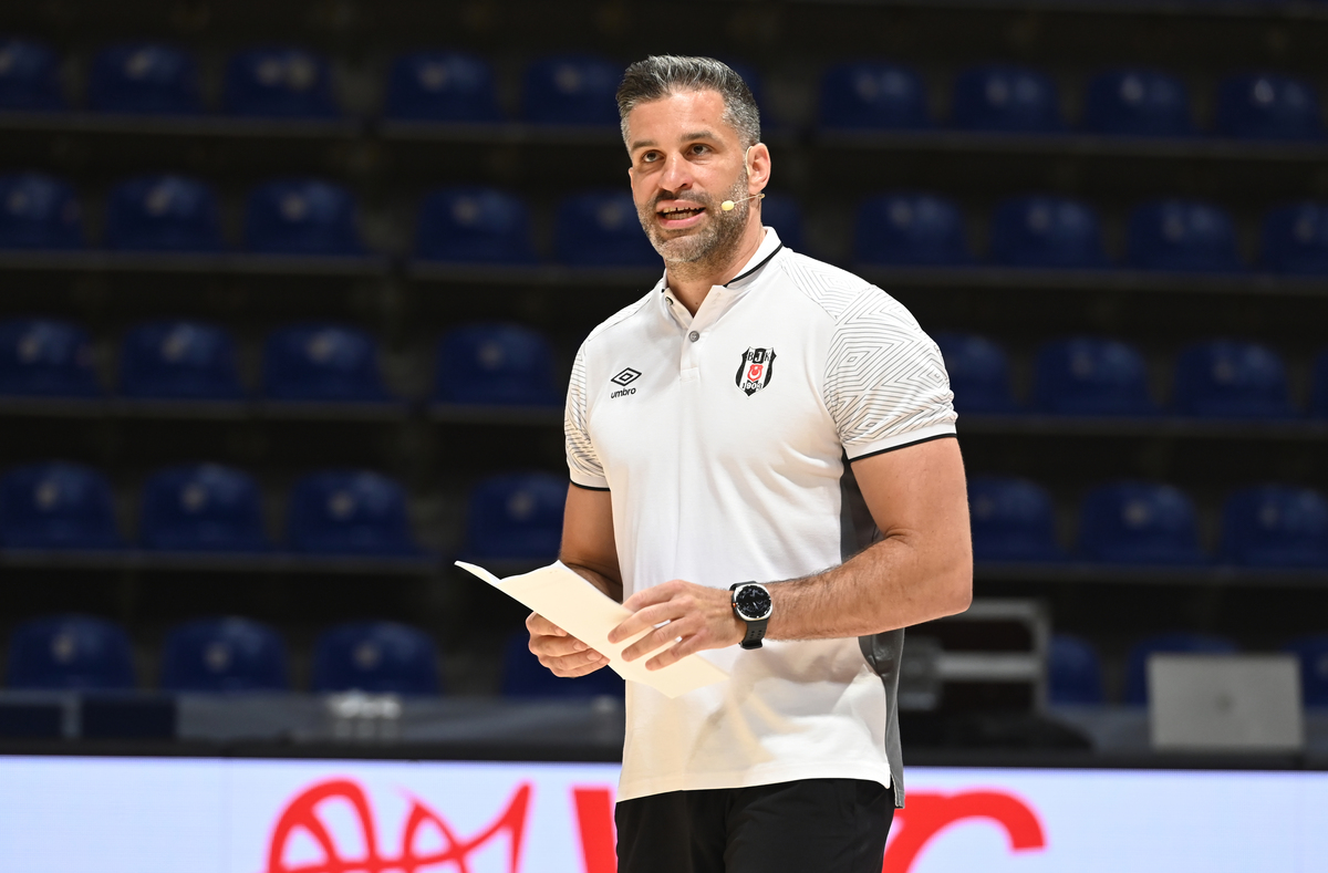 Nezaustavljivi Dušan Alimpijević! Selektor Srbije i dalje nema poraz u Turskoj, pobedio u "srpskom" derbiju