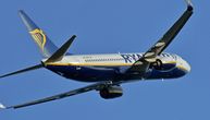 Predsednik u avionu niskotarifne kompanije: Put platio sam, sedeo u poslednjem redu