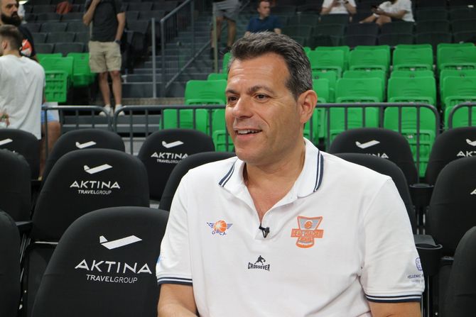 Dimitris Itudis trener Hapoel Tel Aviv Dimitris Itudis trener Hapoel Tel Aviv