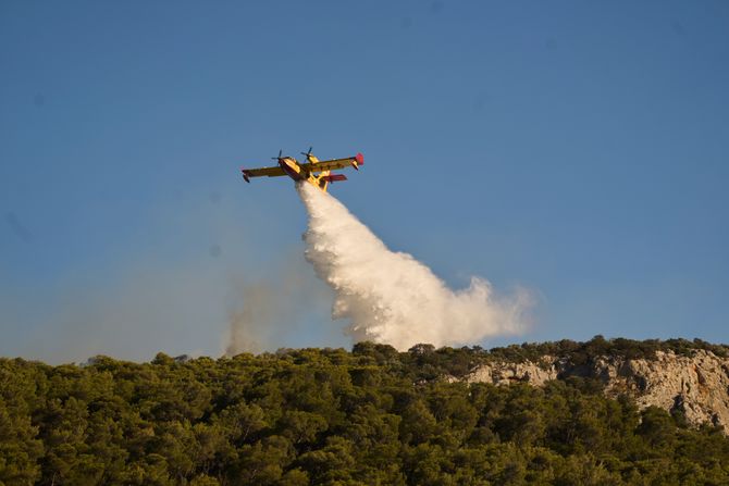 Grčka požari kanader Grčka požari kanader