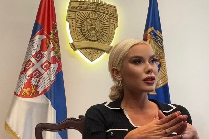 Ana grozdanović Ana grozdanović