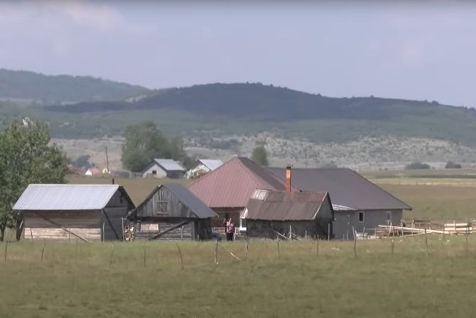 Ponosna majka s vrha Pešterske visoravni, Šehida Turković