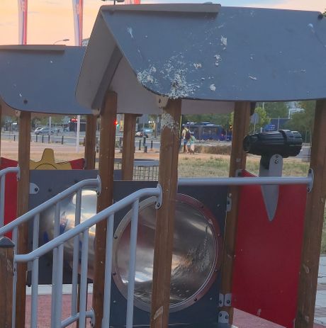 Uništen parkić kod Arene Novi Beogtad Uništen parkić kod Arene Novi Beogtad