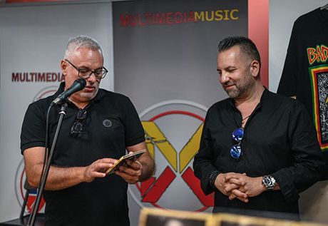 Darko Kapo predstavio album obrada eks-ju hitova Darko Kapo predstavio album obrada eks-ju hitova
