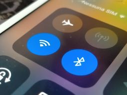 iPhone, WiFi, internet