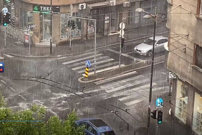 Nevreme, oluja i potop u Takovskoj ulici Nevreme, oluja i potop u Takovskoj ulici