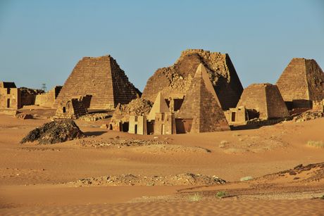 sudan, piramide sudan, piramide