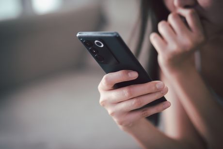 Telefon, poruke, žena Telefon, poruke, žena
