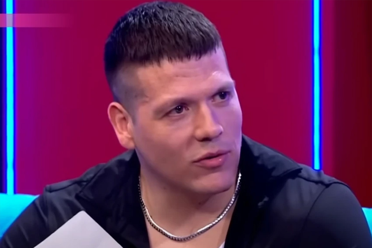 Posle pevanja i ugostiteljstva, Sloba ima još jednu profesiju: Gradi studio u kući, gde će zgrnuti veliku lovu