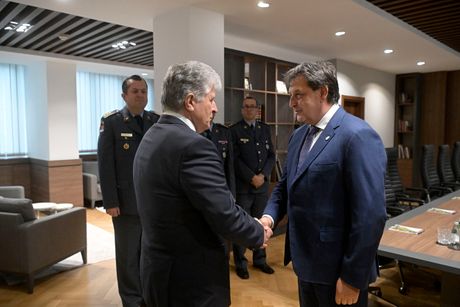 GAŠIĆ JENČA SASTANAK GAŠIĆ JENČA SASTANAK