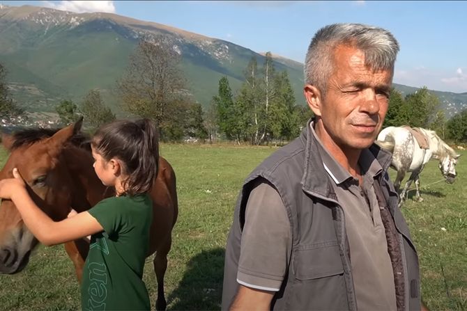 Edin Adilović Travnik žena ga ostavila sa sedmoro 7 dece a on se opet oženio
