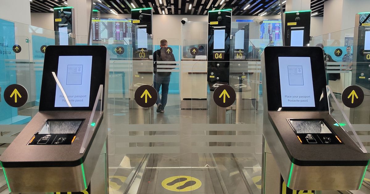 Službenici na aerodromu Nikola Tesla zaplenili 143 tompusa iz ručnog prtljaga putnika sa Kube
