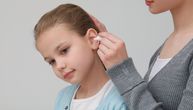 „Ovo sam pronašla u ćerkinom uhu“: Mama pozvala roditelje da dobro pogledaju, jedan propust može biti fatalan