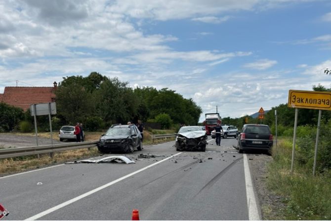 Saobraćajna nezgoda na putu Kraljevo-Vrnjačka Banja u mestu Vrba Saobraćajna nezgoda na putu Kraljevo-Vrnjačka Banja u mestu Vrba