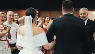 Sandra je na venčanje došla s četiri muškarca koja su je čuvala ceo život: Ova scena je rasplakala sve