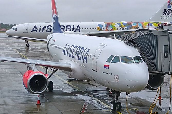 Airbus A319 A320 Air Serbia