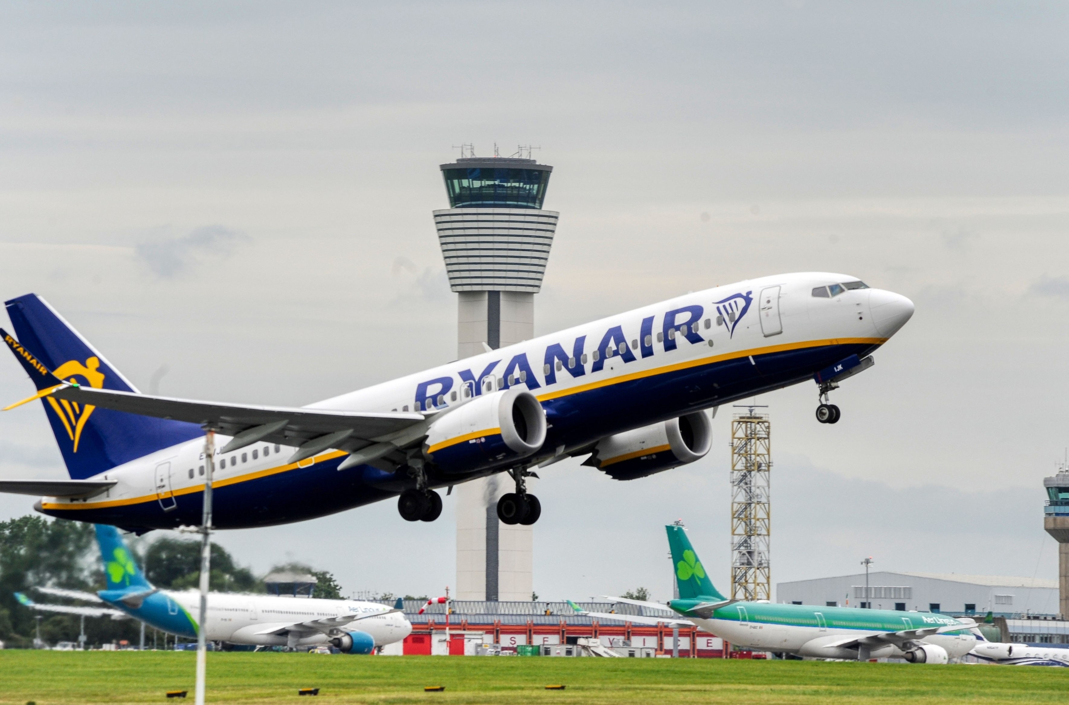 Posle istrage Ryanair nerado popustio: Roditelji više neće plaćati da sede pored svoje dece