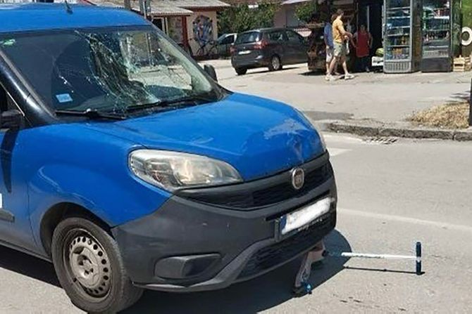 Saobraćajna nezgoda u Nemanjinoj ulici u Čačku Saobraćajna nezgoda u Nemanjinoj ulici u Čačku