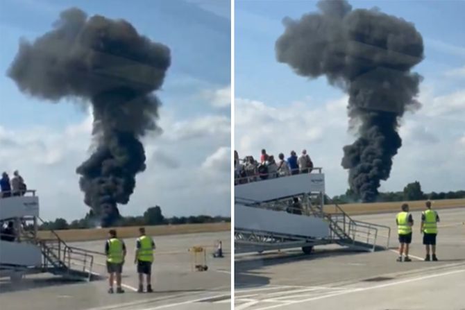 Engleska Eseks avion Engleska Eseks avion