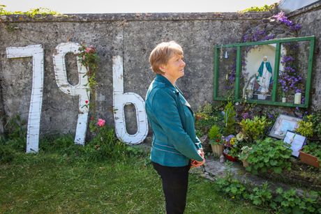 Irska, Historian Catherine Corless Irska, Historian Catherine Corless
