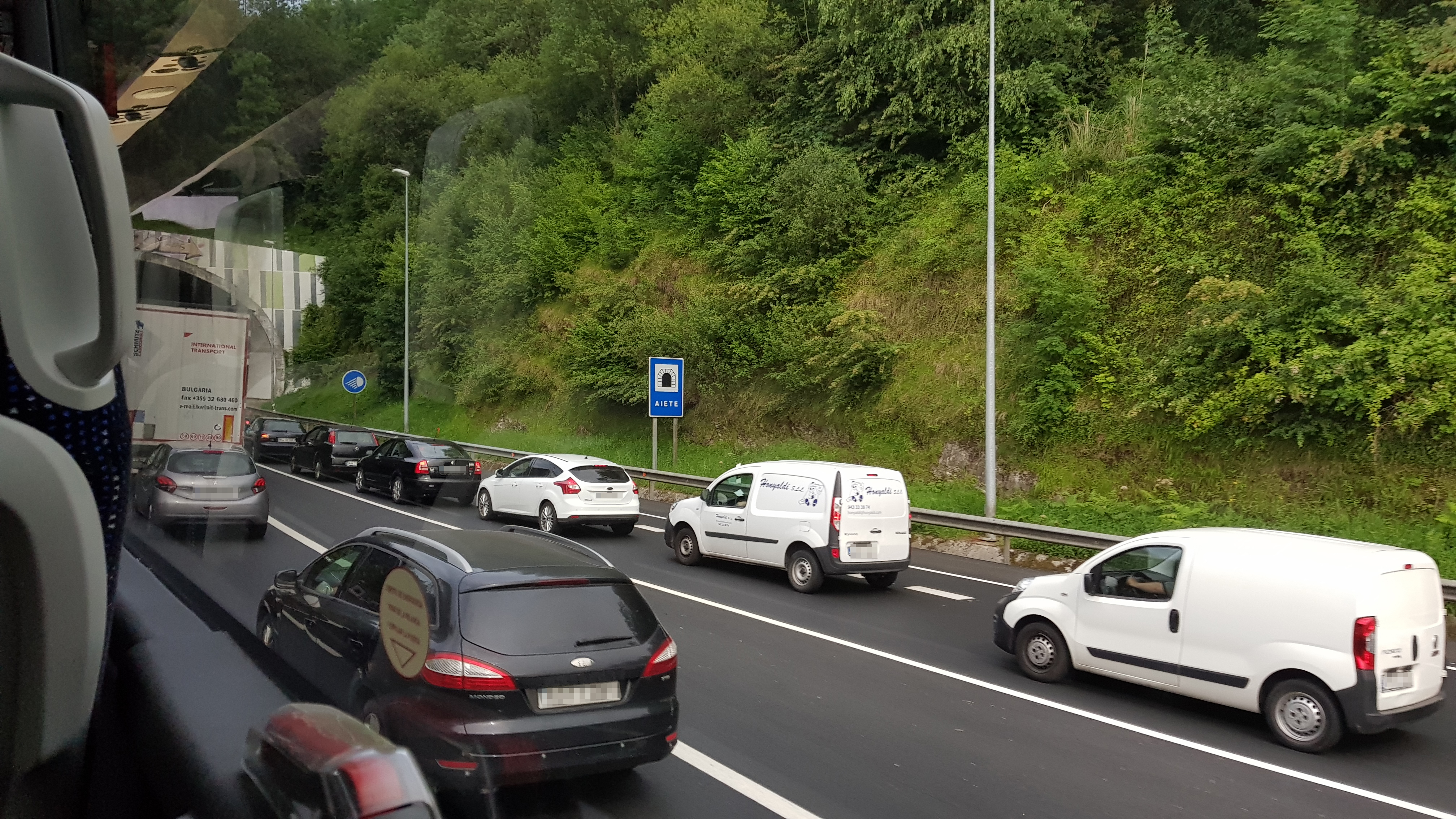 Koloni se NE VIDI KRAJ! Da li je ovo najstrašniji snimak gužve sa puteva danas: Evo gde je KRITIČNA tačka