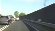 Novosađanka vozila džip po Hrvatskoj, zamalo izazvala udes: Šokantan snimak iz Slavonije