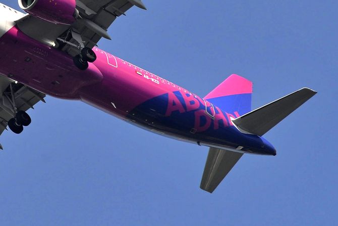 Wizzair Abu Dhabi Airbus A321 Wizzair Abu Dhabi Airbus A321
