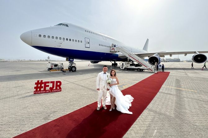 Sem Čui i Fiona venčanje u avionu Sem Čui i Fiona venčanje u avionu
