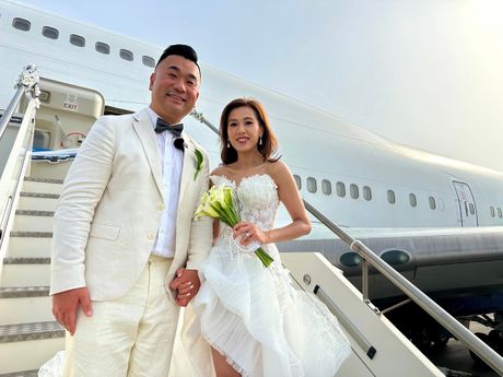 Sem Čui i Fiona venčanje u avionu Sem Čui i Fiona venčanje u avionu