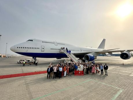 Sem Čui i Fiona venčanje u avionu Sem Čui i Fiona venčanje u avionu