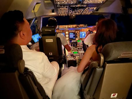 Sem Čui i Fiona venčanje u avionu Sem Čui i Fiona venčanje u avionu