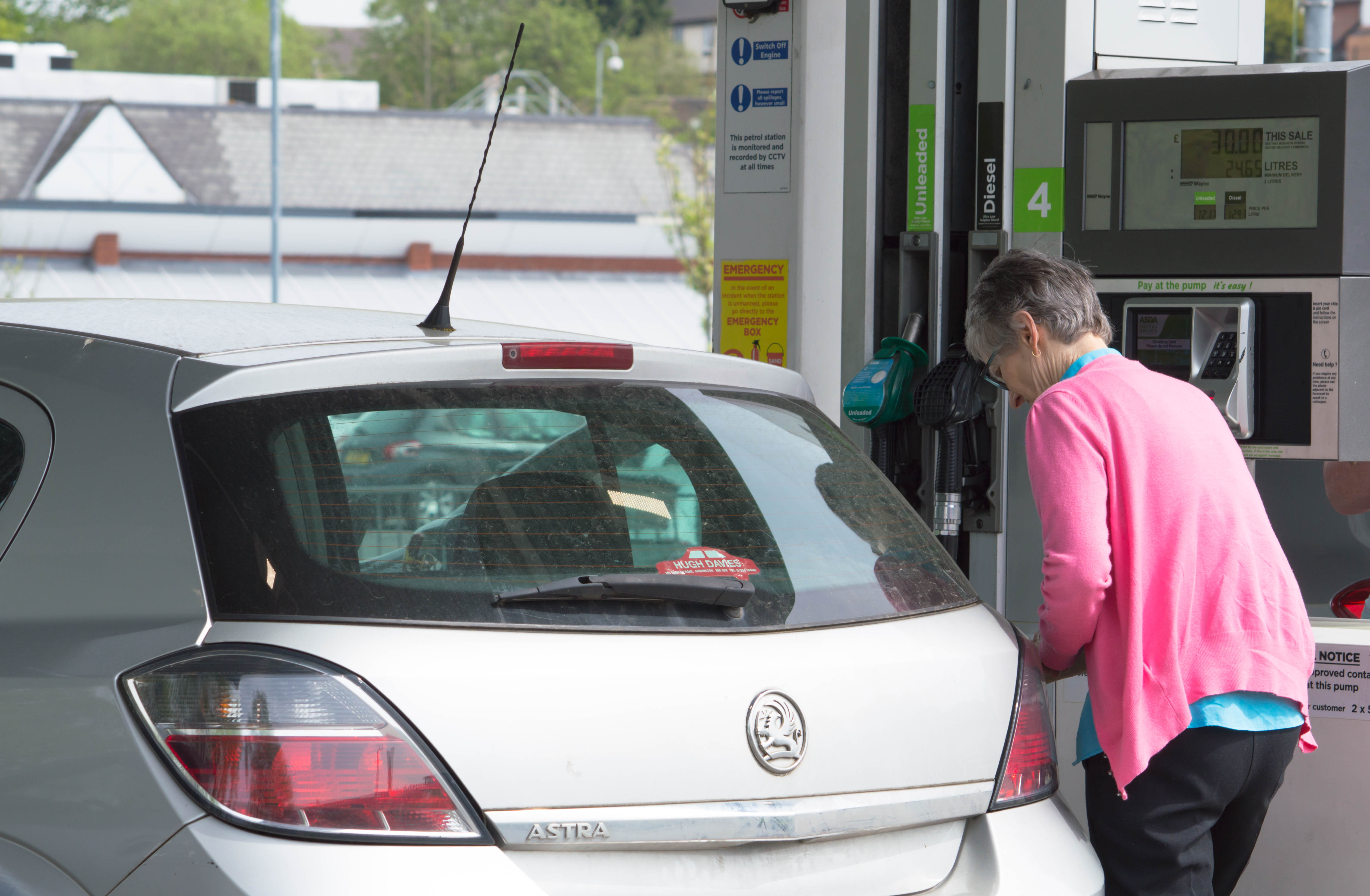 Neverovatna priča sa auto-puta: Suprugu ostavio na pumpi i primetio da je nema tek posle 300 kilometara