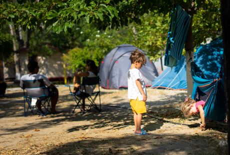 kamp, plaža, letovanje, grčka, dete, paradajz turisti kamp, plaža, letovanje, grčka, dete, paradajz turisti